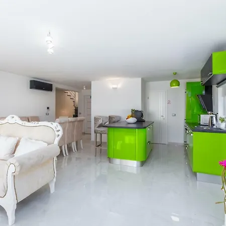 Romansa Villa Umag