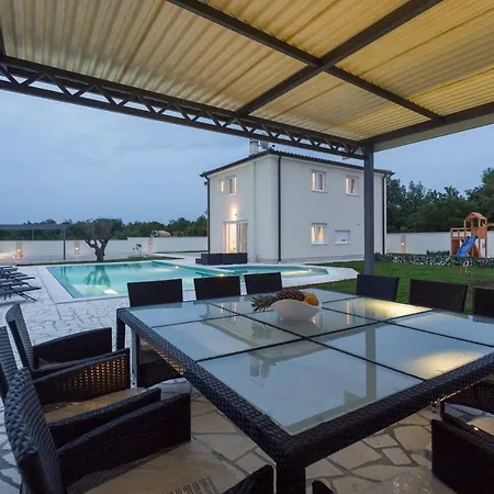 Villa Romansa *